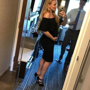 Moving Sale! 💘 Black off the shoulder maternity dress